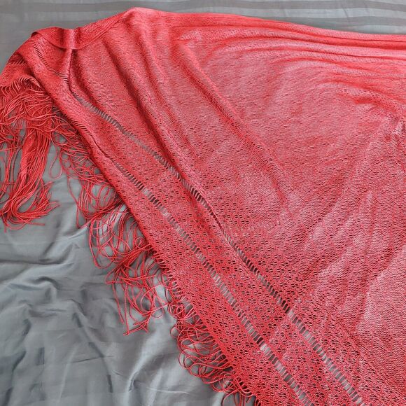 Vintage English Village Open Weave Crochet Rayon Burgandy Fringe Shawl - Picture 5 of 7